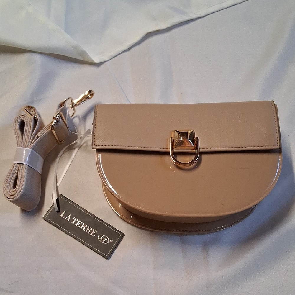 NWT Womens La Terre Tan Bag